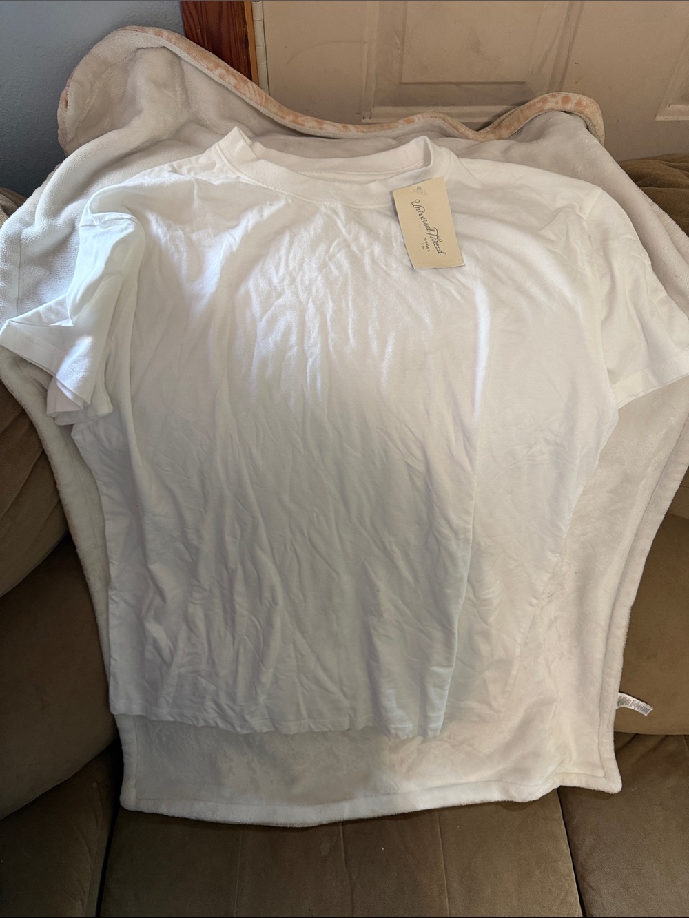 Universal Thread White Short Sleeve Tee